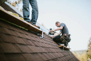 Local Roofers in Mt Lake Park, MD